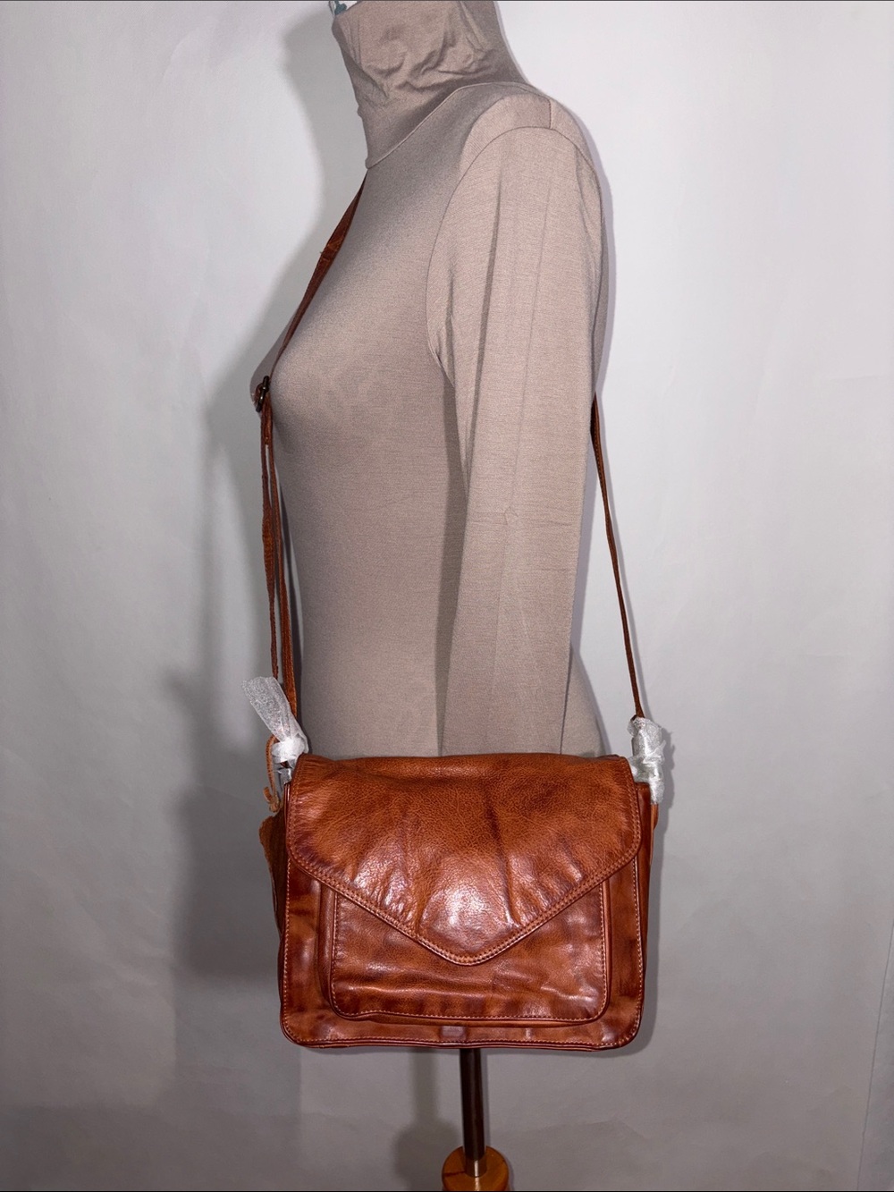 Ozora NEW with Tags Genuine Leather Crossbody Bag in Tan Brown